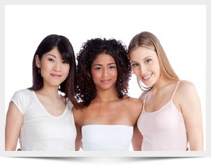 three women who are breast cancer free